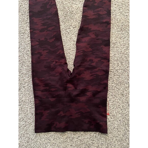 SPANX Look at Me Now Leggings Size XS Red Camouflage Seamless Ankle Cropped NEW - Picture 5 of 6